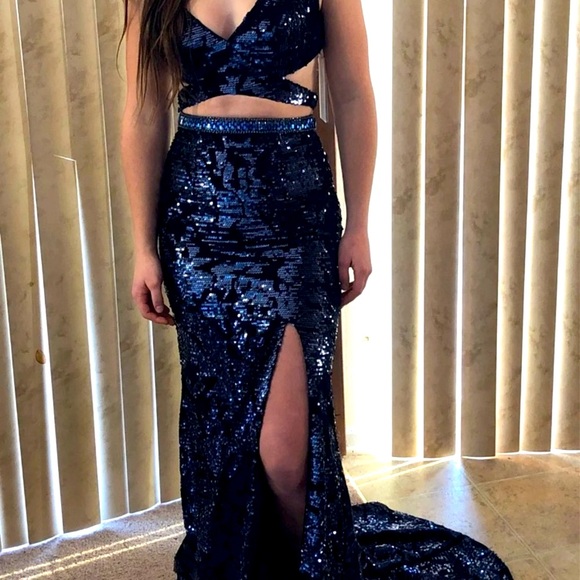 Navy 2 pc Prom dress size 2 - Picture 4 of 4